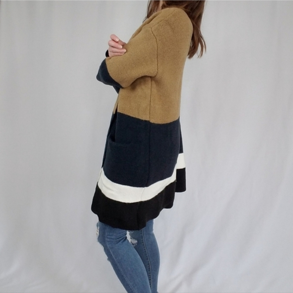 Dress Forum Cozy Oversized Colorblock Open Front Cardigan